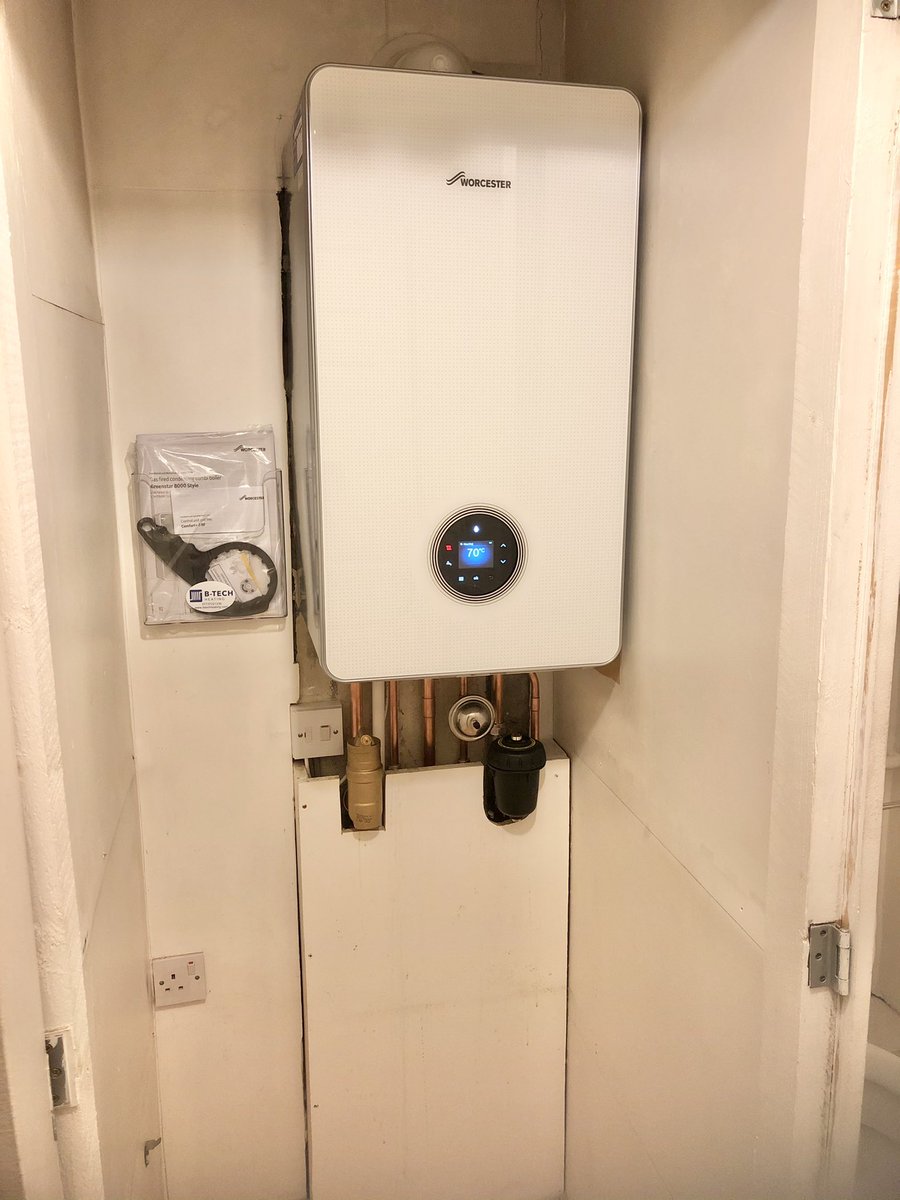 Btechheating's tweet photo. Wow.....just wow! That had to be one of the dirtiest #combi swaps weโve done, spent 12 hours flushing to get that system water clean and the upstairs radiators were just as bad as downstairs ๐
#NewBoiler #btechheating #interestfree #beautifulbeast #shoplocal #localbusiness https://t.co/Ve8OSvjleP