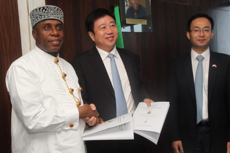 OvieNews's tweet photo. Agreement for the 1400km Lagos-Calabar Coastal Rail has been reached , and the signing would be done by FedGovt/Amaechi in few weeks to connect 10 states in the Southeast , SouthSouth with Lagos in 2years. There will be 22stations. 

Hausa,Yoruba, Igbo, Urhobo etc we are all one. https://t.co/FqOxwqQuKR