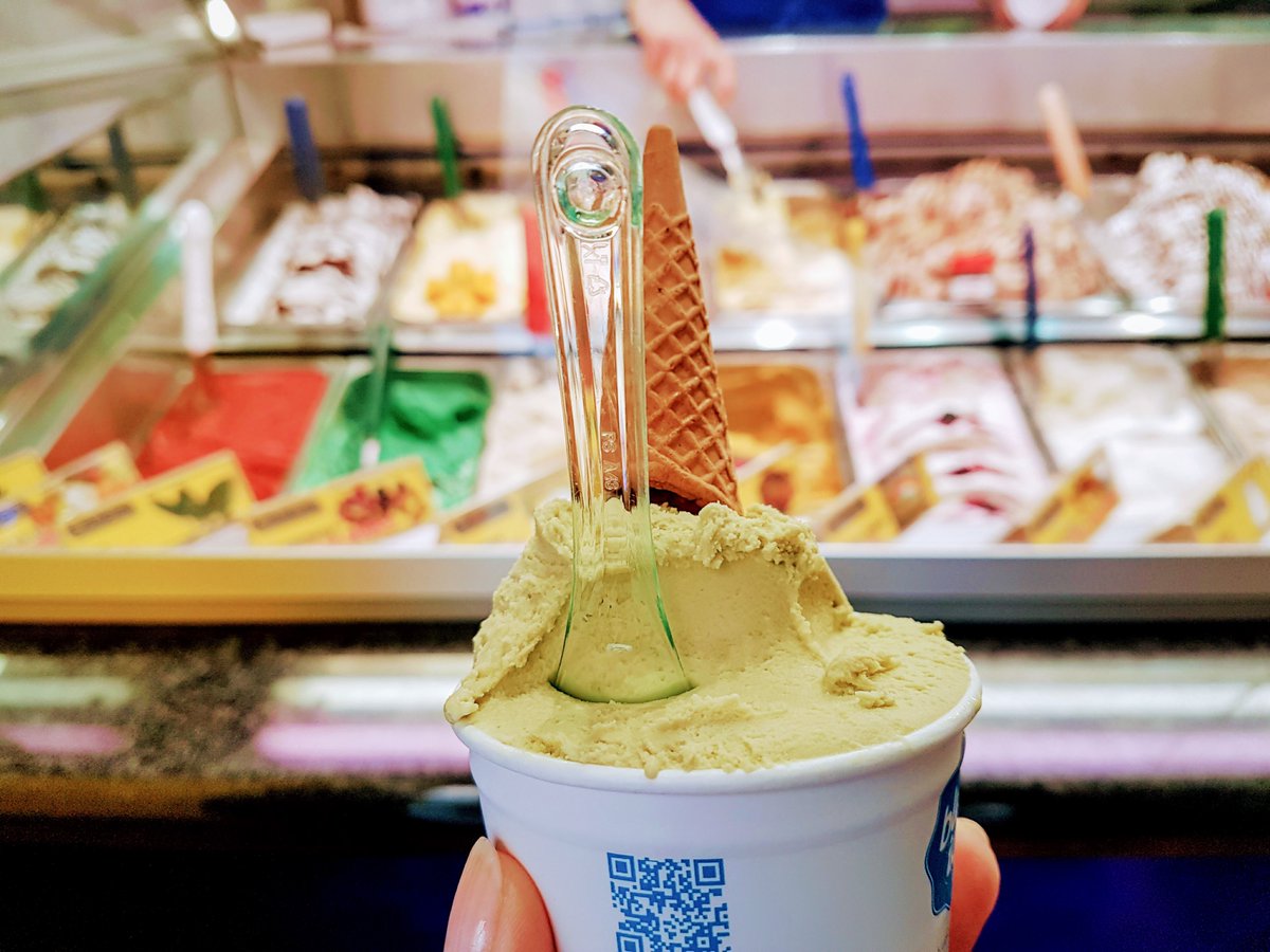 LockmeadowEnt's tweet photo. We can always rely on #TheGourmetGriddle to keep their menu exciting - this weekend sees the launch of organic free range #MarshfieldsFarm Ice Cream🥳
2 scoops takeaway tub £3.75
1 scoops waffle cone £2.30
Push up organic fruit ice pop £2.50
Dogs ice cream tub £4.50 https://t.co/Ik14UgGQhm