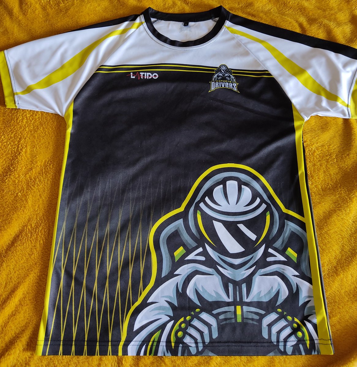 Ya me ha llegado la camiseta que me tocó en el sorteo!! Dar las gracias a <a href="/eSportsDrivers/">eSports Drivers</a> y <a href="/latidoshop/">Latido</a> Muy guapa y calidad 🔝😊👌