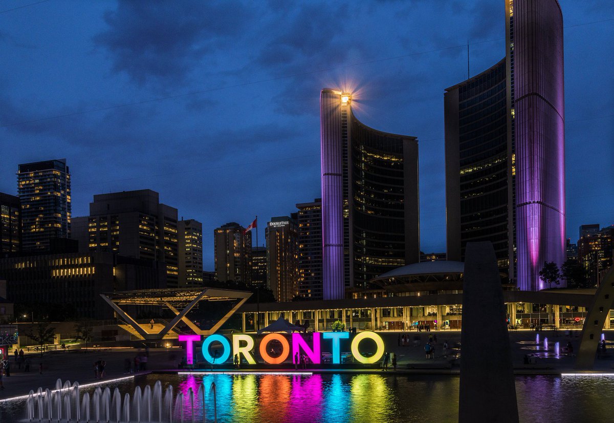 TheLensView1's tweet photo. Night Shot of Toronto City Hall #Toronto #CityHall #NightPhotography #photography #TheLensView https://t.co/aU538cbVgO