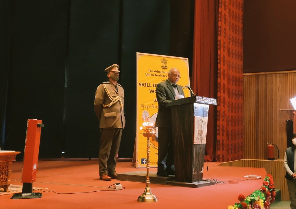 lg_ladakh's tweet photo. The Hon'ble Lt. Governor @R_K_Mathur stressed the need to foster environment to encourage #Ladakhi youth to become #JobGivers instead of #jobseekers
@MSDESkillIndia @NSDCINDIA @DGT_MSDE @padmaangmo @ANI @LAHDC_LEH https://t.co/BZ51lciSrx