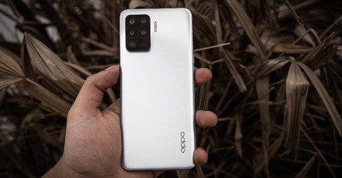DigitKannada's tweet photo. OPPO F19 Pro ಸ್ಮಾರ್ಟ್ಫೋನ್ ಅತ್ಯುತ್ತಮವಾದ ಶ್ರೇಣಿಯಲ್ಲಿಡಲು ಇದರ ಈ ಅಂಶಗಳು ಅತಿ ಮುಖ್ಯವಾಗಿವೆ. #FlauntYourNights #OPPOF19ProSeries 
[ಬ್ರಾಂಡ್ ಸ್ಟೋರಿ] 

https://t.co/8ZhVlIl2oX https://t.co/Z5NZMBI1Gf