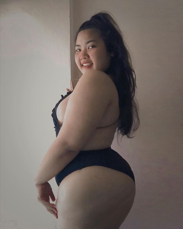 Lagi istirahat temenin TANTE VC yuk TANTE kasih nomer WA retweet dan FOLLOW dulu ya