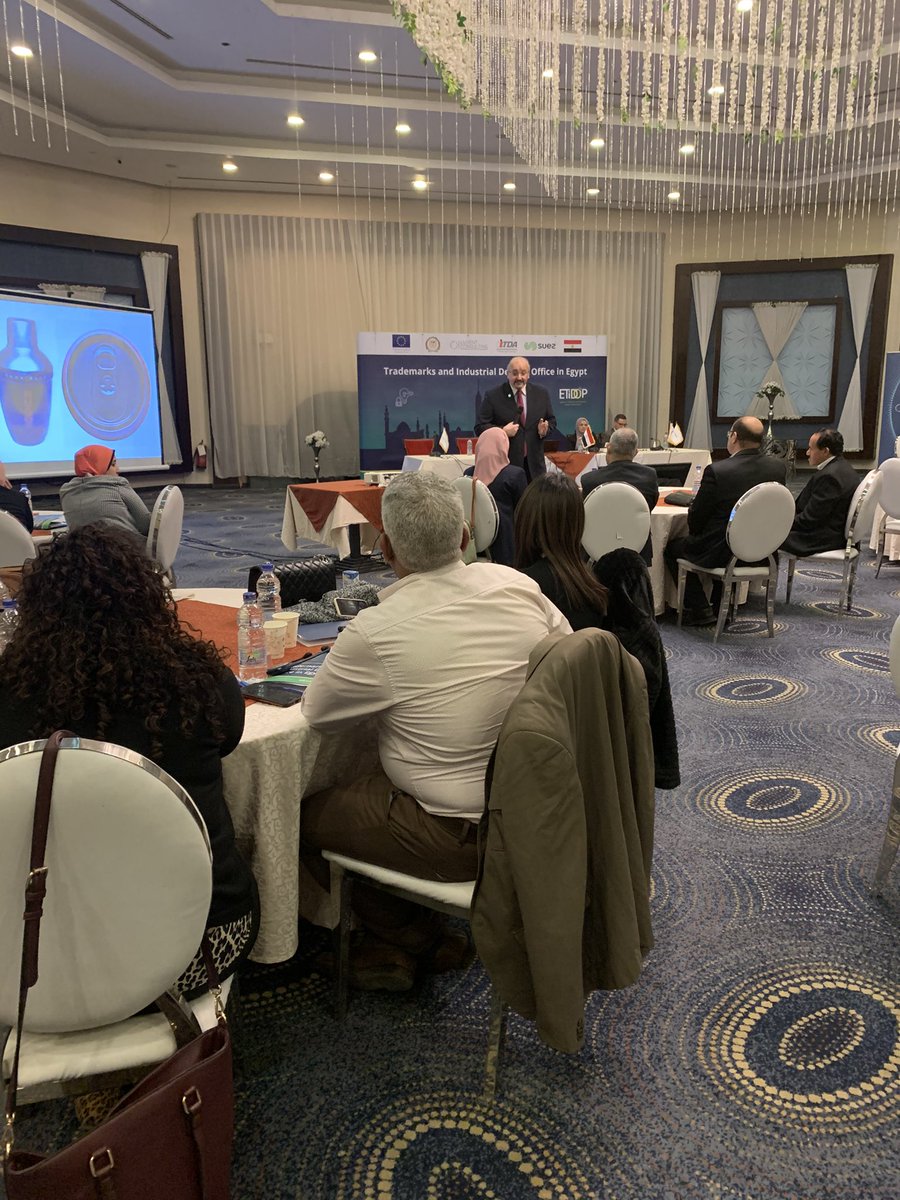 TMD_EU_Proj_EG's tweet photo. Dr Mohamed Hegazy interacting with the examiners and legal experts concerning the protection of industrial designs at the workshop hosted by the EU Project with the Egyptian Trademarks and Industrial Designs Office. https://t.co/ntlq9byu8a