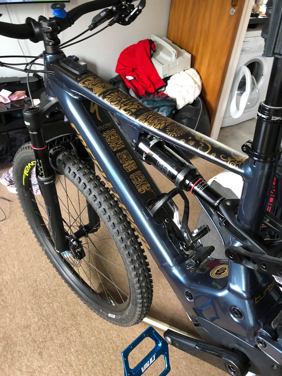 fubarnews1's tweet photo. Stolen from Stonehaven.

Specialized Turbo Levo E-bike with distinctive top tube ,the thief does not have the charger to charge the battery. https://t.co/lfdX1h0RwE