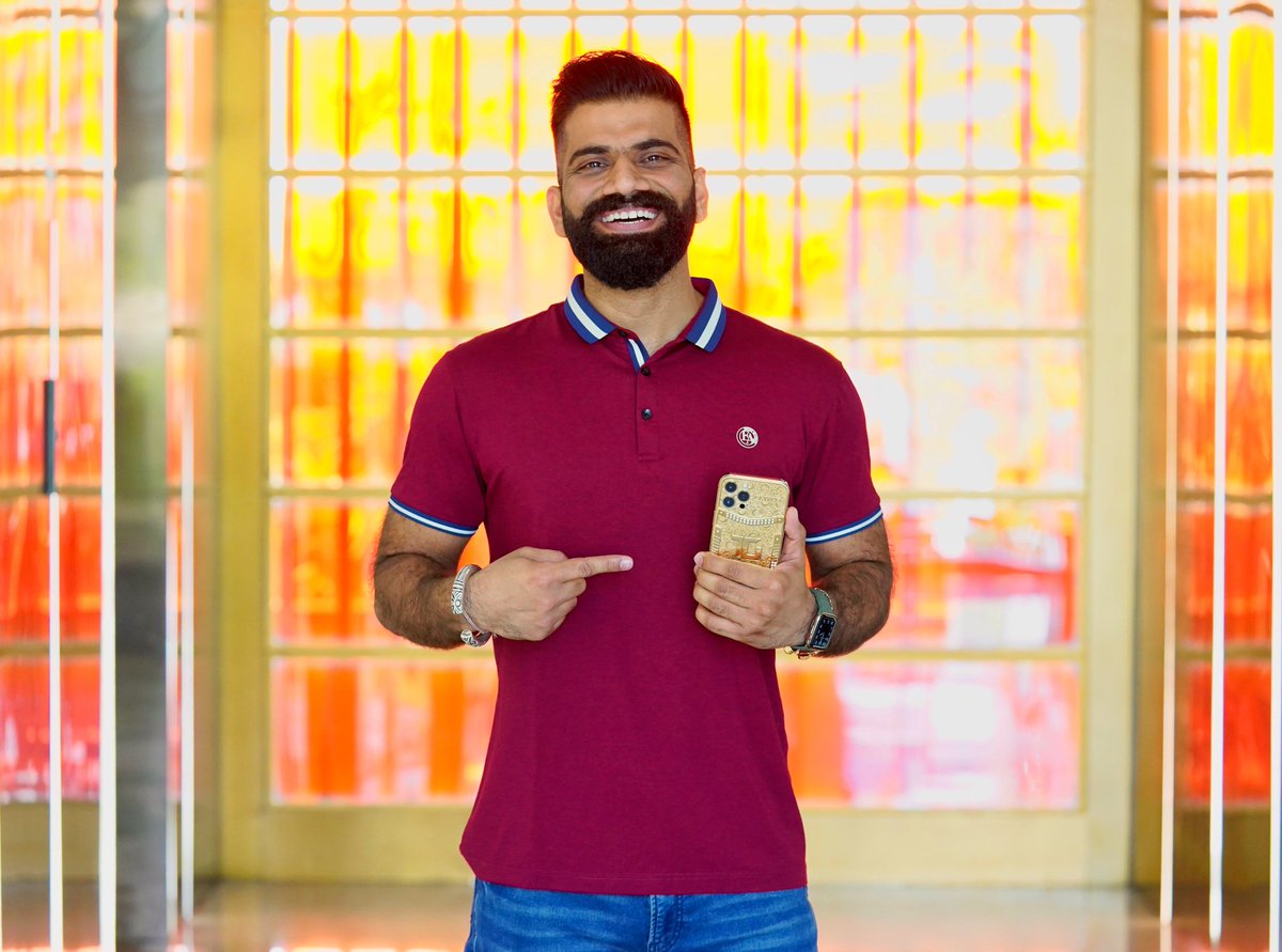TechnicalGuruji's tweet photo. This ₹1,00,00,000+ Gold iPhone 12 Pro Max is for you #TGFamily #TGShorts
Subscribe to TG Shorts : https://t.co/mMDAOdmuwO 
Love you all!!! https://t.co/EQMnrbxsIO