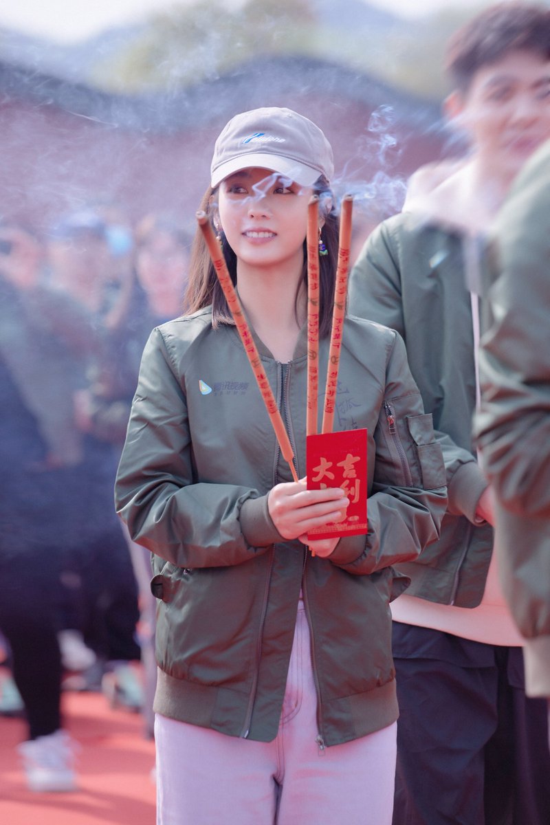 CHAn_agassi's tweet photo. #Xingfei Studio Weibo update
At the ceremony booting for latest drama 飞狐外传 #TheFlyingFox https://t.co/ytI9pZ1DLZ