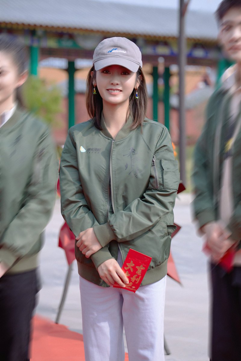 CHAn_agassi's tweet photo. #Xingfei Studio Weibo update
At the ceremony booting for latest drama 飞狐外传 #TheFlyingFox https://t.co/ytI9pZ1DLZ