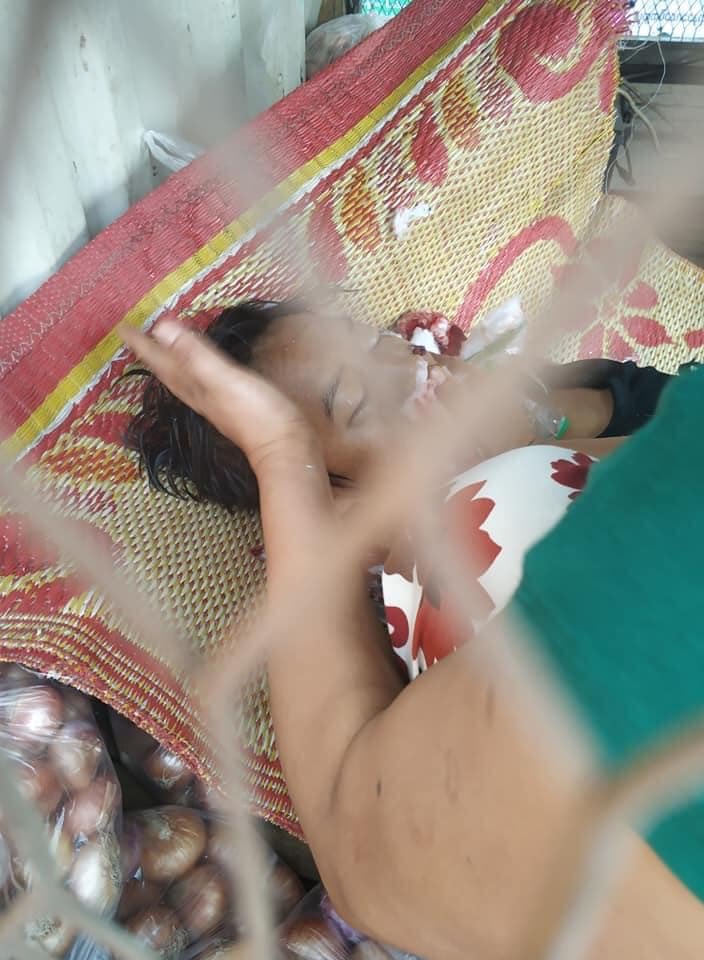 MilkTeaMM_MTAM's tweet photo. Tw // Death 
Insein(Phort Kan)📍A civilian got &amp; died while he was taking position to hide behind protection. Numerous lives are now being Killed by terrorists. ANTIFASCIST REVOLUTION

#AntiFascistRevolution2021
#Mar27Coup
#WhatsHappeningInMyanmar https://t.co/Zk0ncZU9vU