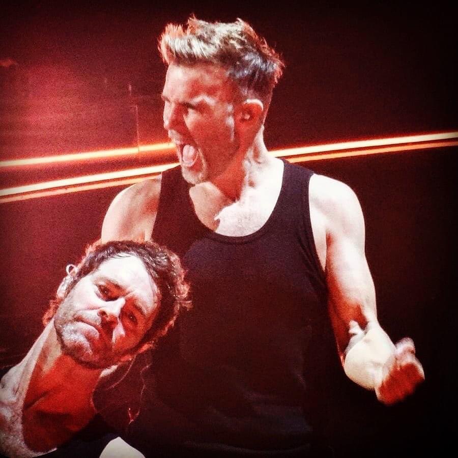 Ilse0950's tweet photo. Peekaboo 😄 have a great weekend Thatters 😘😘😘 @takethat @HowardDonald @GaryBarlow #thatterforlife #lookatus #repost #creditstotheowner #donlow https://t.co/X8Konh4vnZ