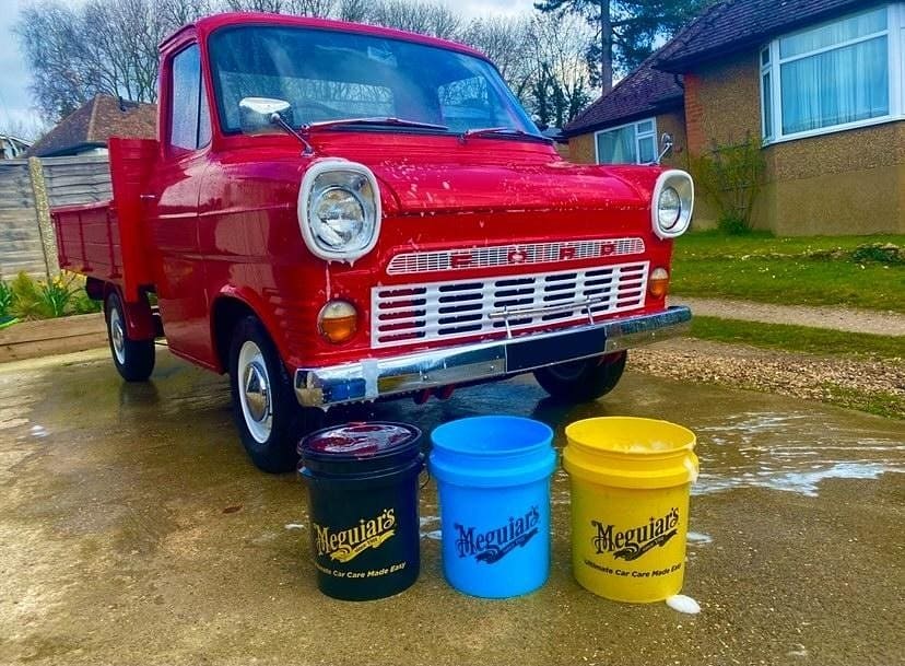 MeguiarsUK's tweet photo. Meguiar's Shine Time
#classic #classicars #classiccar #vintage #retro #oldschool #cool #backintheday #truck #classictruck #vintagetruck #thatyellowbucket #thatbluebucket #carwash #weekend #saturday #classicford #retroride #detailing #detailer #detail #detailingworld https://t.co/bOLmXf9isg
