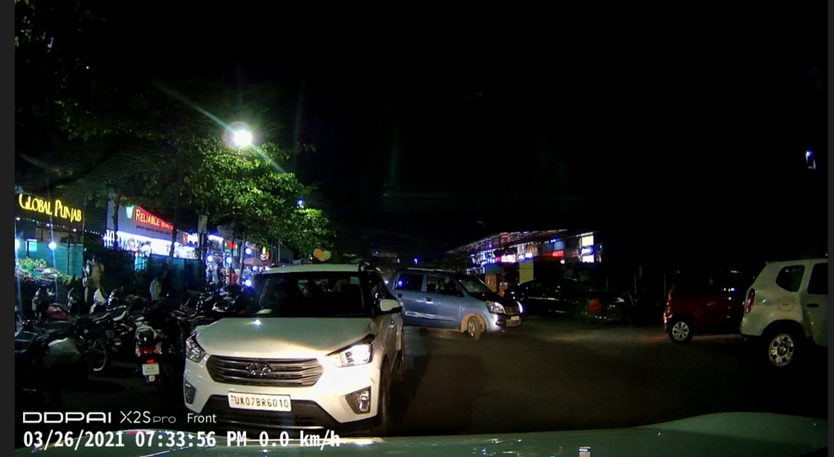 nraja26's tweet photo. Wrong parking in Kharadi Dhole Patil farms road opp Ganga constella society. Causing traffic jam at 7-33 PM on 26 Mar 21
Car number UK07BR6010
This is a routine issue on this road where PMC buses are stuck due to wrong parking
@PuneCityTraffic  please take action https://t.co/9SmG9HivAI