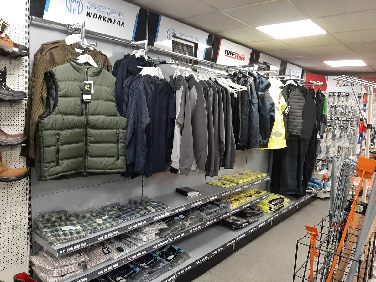 The new workwear display looking good at Thurlow Nunn Standen Kennett branch. <a href="/tnstractors/">Thurlow Nunn Standen</a> #playhardworkhard #Tuffstuff #Fortworkwear