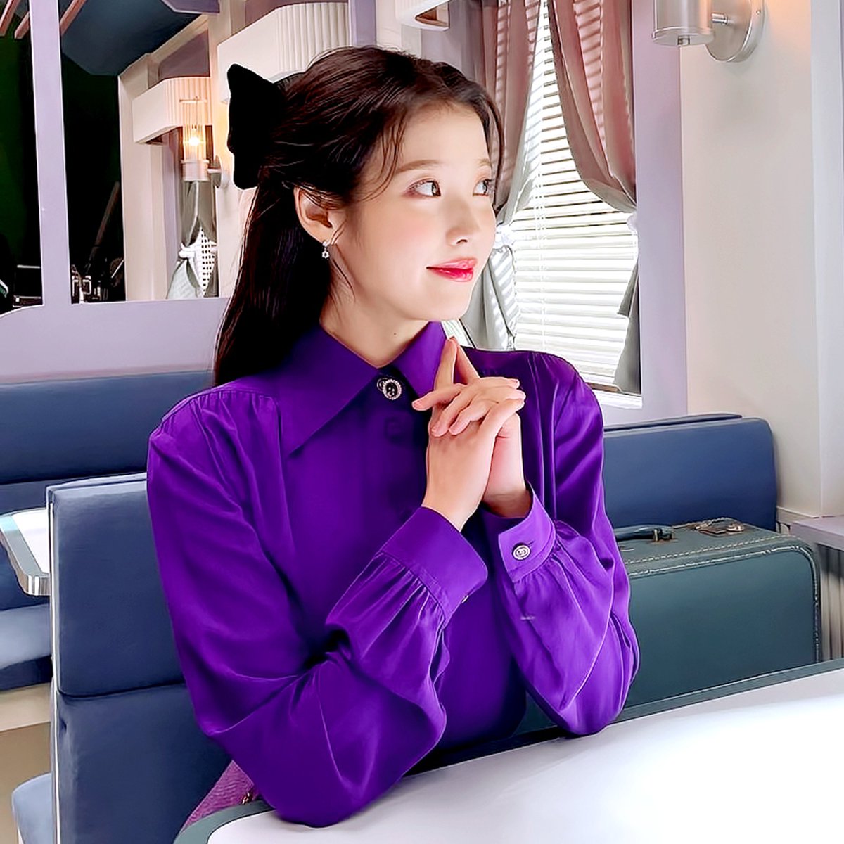 hforHaru's tweet photo. Happy Thanksgiving pooo~ 
fave iu's album ; fave uniform 💜

#OverflowingGrace
#ProudToBeMCGI https://t.co/JpmWnV3HM7