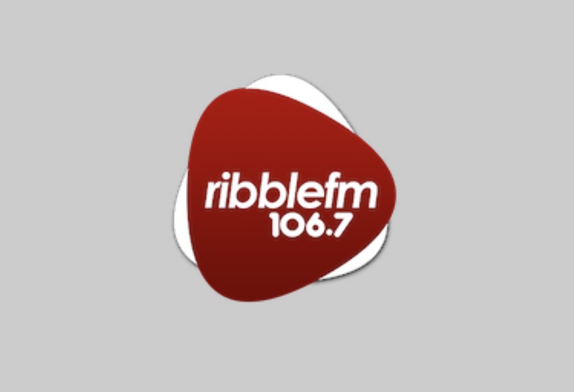 bevart_designs's tweet photo. I @bevart_designs am on @ribblefm from 11am this morning 106.7 FM
with @DistractedKeith @nickieohara @RowenaFDoherty chatting all things art and jewellery. Also chatting past and present plans, lovely interview! Thanks guys!! #ribblefm #sbswinner #radio #localnews #sbs #SmallBiz https://t.co/98qas1a8Y7