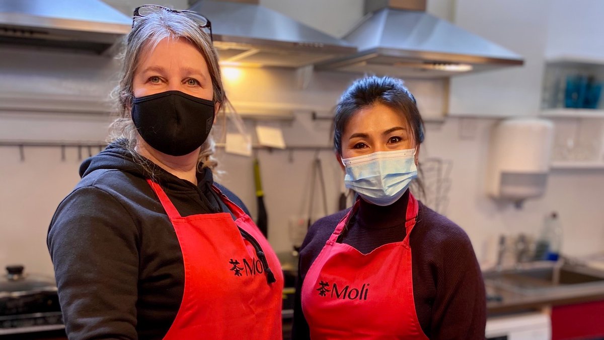 markethallshrew's tweet photo. Good morning Saturday! More of your favourite market traders are now open since lockdown 3 began. Tom's Table cafe is back for takeaway with a new look and location and @MoliTeaHouse is serving delicious Chinese dumplings for takeaway 11.30am - 2.30pm. https://t.co/TR2r495v0x
