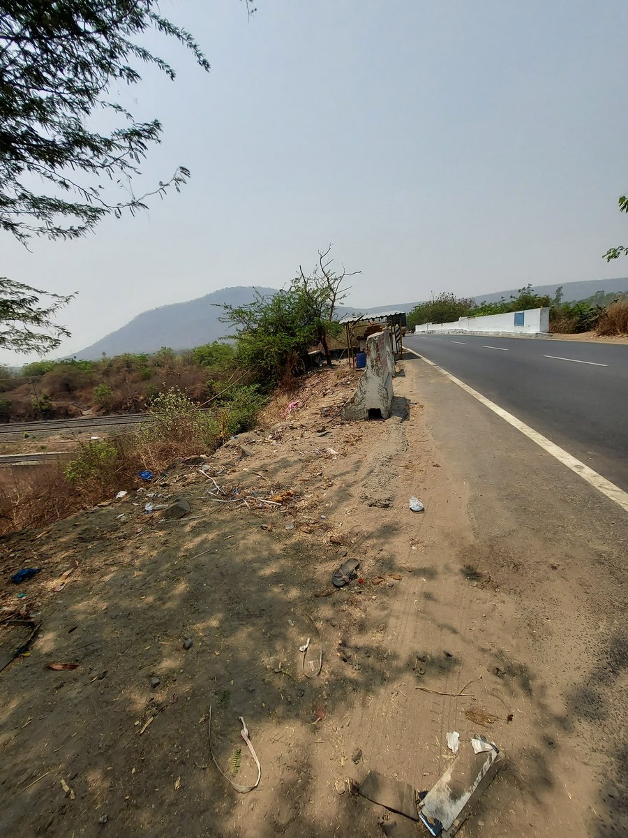 MohammedAdnanu8's tweet photo. @KTRTRS sir, I wanted to share a problem with u. Hyderabad-Manchriyal Highway Road,while going to Ramagundam The bridge is incomplete &amp; it is only one-way Road from many years and most of the accidents have being happening there .My humble request with u to solve the problem. https://t.co/DquoYRCwc4