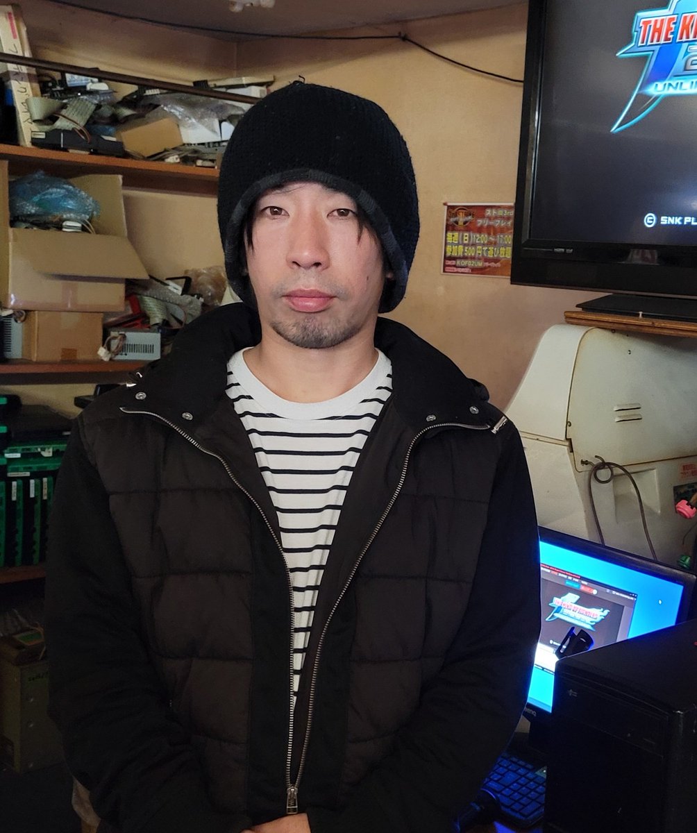 bon_kof's tweet photo. 【NGWT Special Stage】
KOF2002UM Exhibition 
M'組手5先シリーズ第4弾❗
ナルトさん(@naru_rute)になります☺️
M'とよくチームを組んで大会の実績も残して来たほどの実力者🏆️
身近な存在故に"対人"が仕上がってしまったM'との対戦を是非ご覧ください🍥

https://t.co/0sfurxod4A

#SNK #KOF #NGWT https://t.co/yYvkDYbZZE