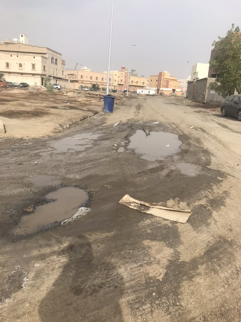 bahawi00's tweet photo. هذا حالي مع بلدية طيبة مياة وطين وهم غير مسؤلين تعبت يا امانة جدة البلاغات تقفل بدون اي حل https://t.co/t7hbqmkeO6