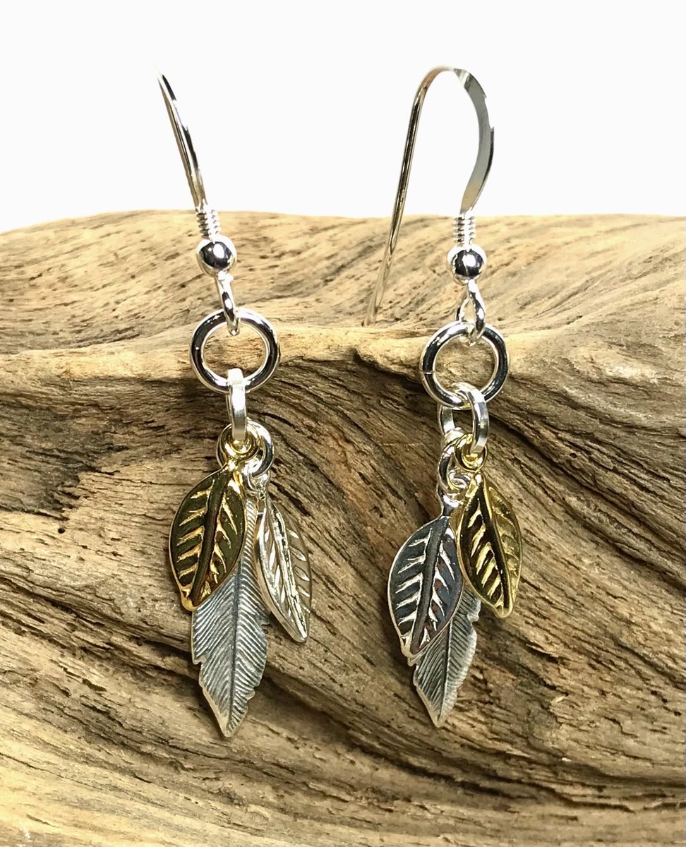 RichmondGem's tweet photo. ✨These gorgeous feather and leaf drop earrings are made of sterling and gold vermeil and are priced at only £28.
The shop will re-open in 2 weeks time on Monday 12th, in the meantime we are offering our click and collect service 💕
#gem #gemrichmond #sterlingsilver #richmond https://t.co/rgU3VjGUHq