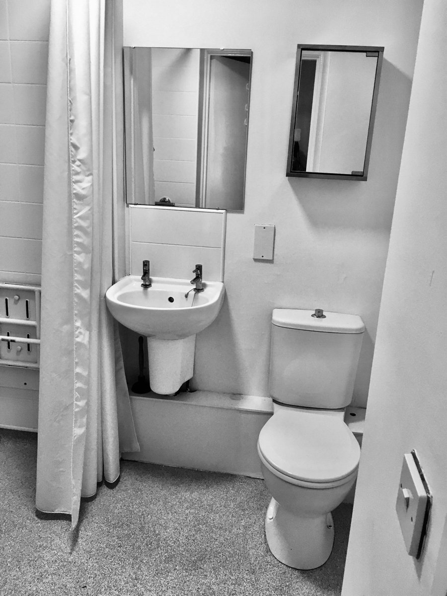 Osbornehouse_AH's tweet photo. We still have this studio apartment to rent @Osbornehouse_AH
Housing for over 55's
You can also find us on
#TyneandWearhomes
#rentedproperty
#renting
#Wallsend NE28 6PY https://t.co/RGMV8n6DnO