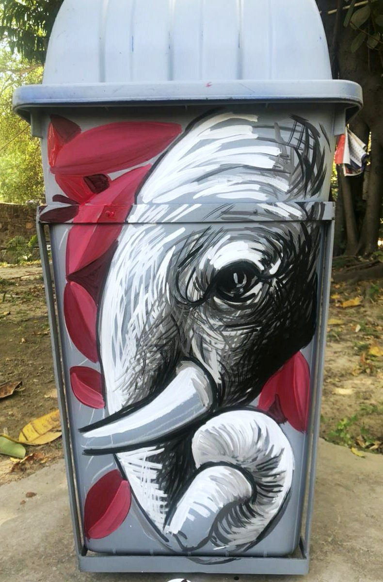 AnkitKumar_IFS's tweet photo. Today at @NzpDelhi, volunteers have gathered to Paint Dustbins in a different way. Idea is to make visitors more conscious towards our precious wildlife.
@rameshpandeyifs #CompassionForWildlife https://t.co/IREXMXR01r