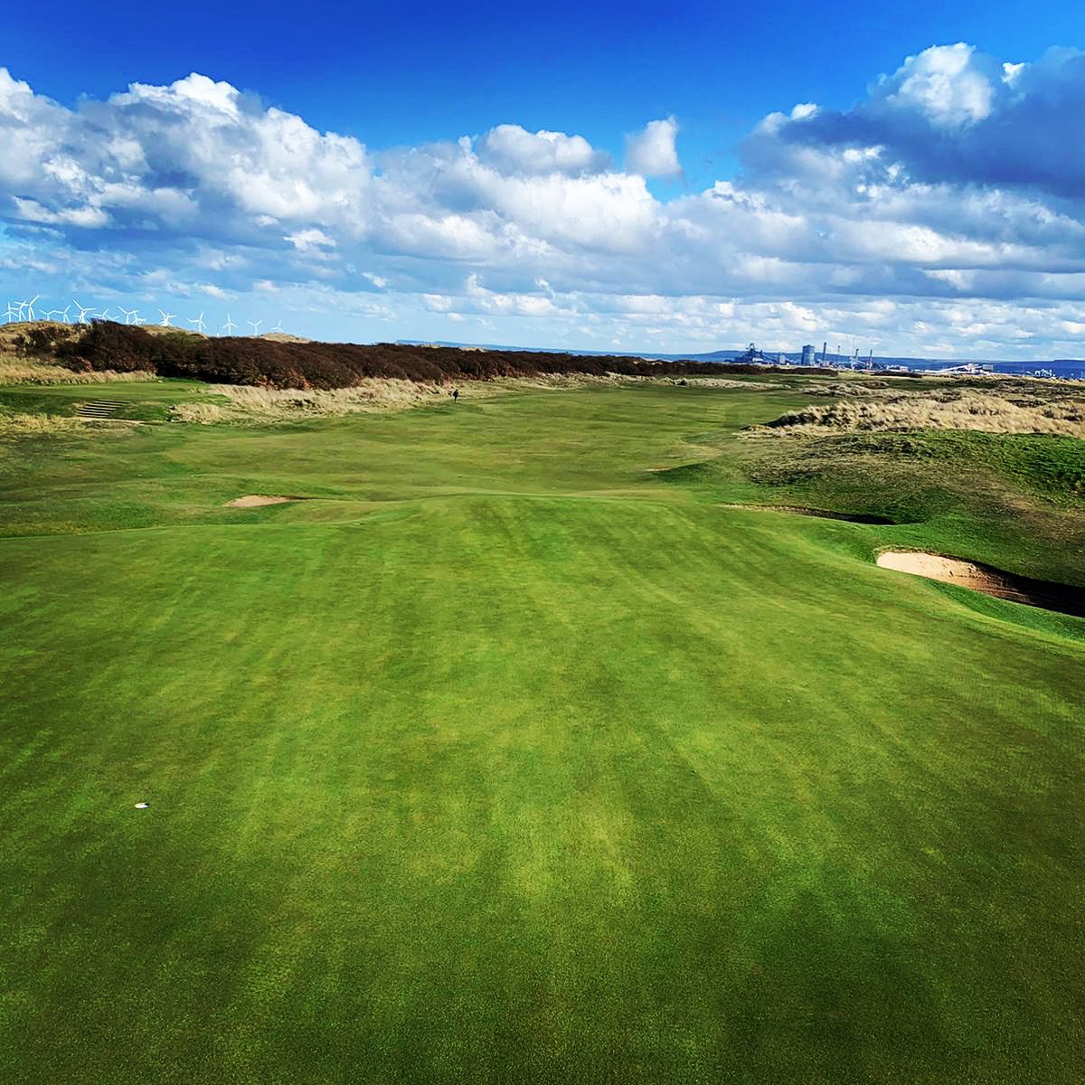 SeatonCarewGC's tweet photo. 🔥 an absolute gem of a hole captured by Tom Coulson 👌 
🔥 the iconic snag is ready to see some golf again
✍️ feel free to share your best and worst moments with a comment 
⏰ just two days remaining until members are back on the links 
#brabazon #mackenziegolf #links https://t.co/ZErkEliuja