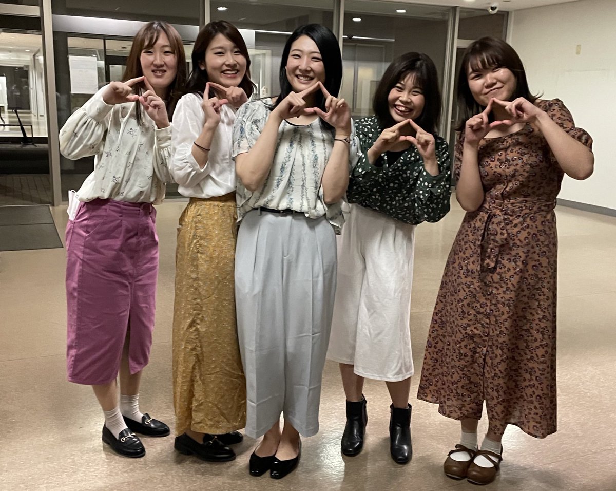 Sorbitol_adv's tweet photo. 加えて、自慢の後輩達が、私達4回生のために追いコンを開催してくれました！🥕💖ありがとう！！😭✨
久しぶりの衣装ではっぴー！🤟🏻🍋
約3年半で完熟になった私達は、これをもってADVANCE#を卒業します🥦
Sorbitolに関わってくださった全ての皆様、本当にありがとうございました！🍑
💜💛💙💚🧡 https://t.co/M4j09dTUAS