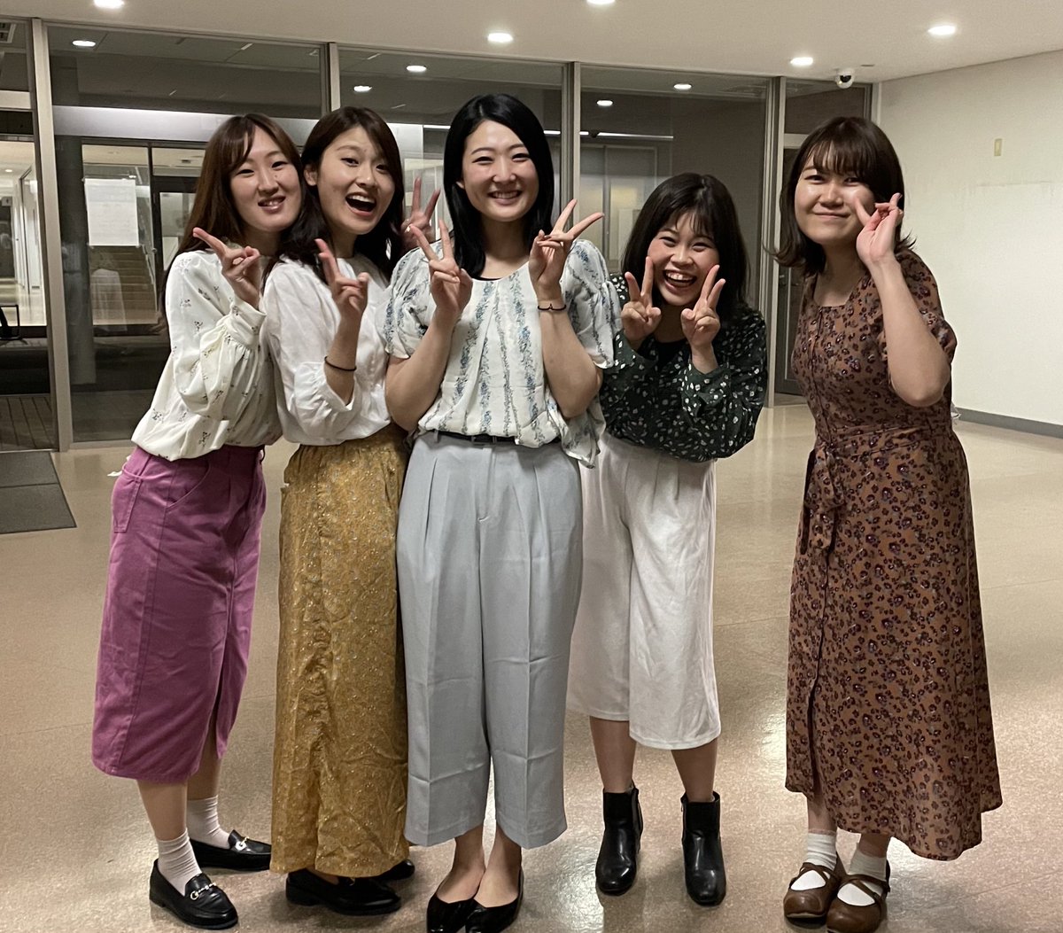 Sorbitol_adv's tweet photo. 加えて、自慢の後輩達が、私達4回生のために追いコンを開催してくれました！🥕💖ありがとう！！😭✨
久しぶりの衣装ではっぴー！🤟🏻🍋
約3年半で完熟になった私達は、これをもってADVANCE#を卒業します🥦
Sorbitolに関わってくださった全ての皆様、本当にありがとうございました！🍑
💜💛💙💚🧡 https://t.co/M4j09dTUAS