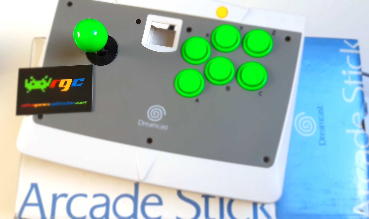 RetroGamesColl's tweet photo. Random stuff from the RGC #gamecave #105:
Boxed #Sega #Dreamcast Arcade Stick. Built to last. I love this stick. Priced at £34.99 on release in 1999. Prices have skyrocketed in recent years.

#SegaDreamcast #retrogaming #retrogamescollector https://t.co/ZUrD6MPlyj
