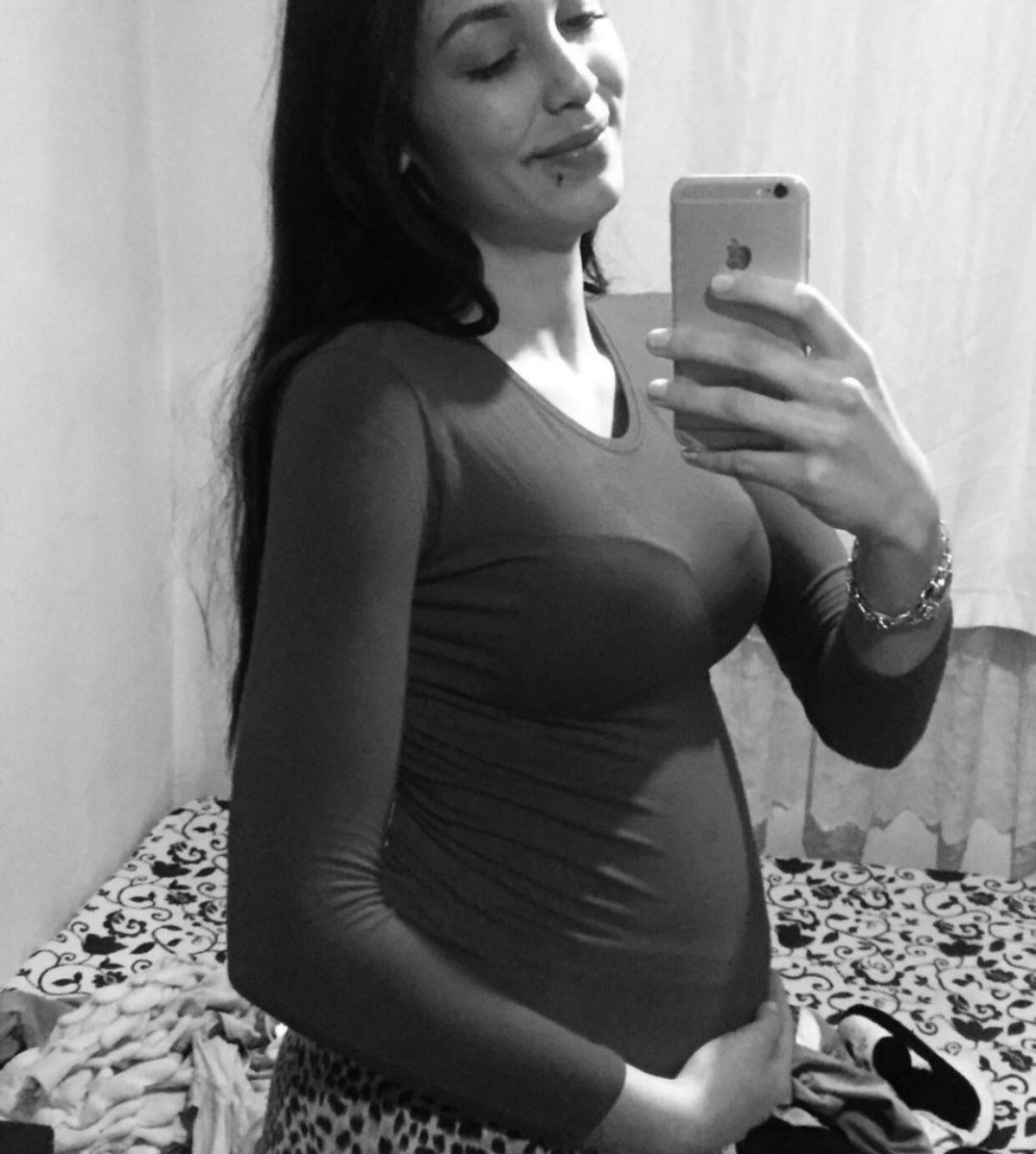 Her gün bu son olsun dedikçe, bir bir katlediliyorlar...

#SezenÜnlü
#kadınasiddeteHAYIR