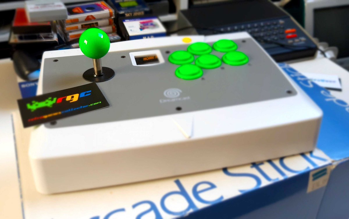 RetroGamesColl's tweet photo. Random stuff from the RGC #gamecave #105:
Boxed #Sega #Dreamcast Arcade Stick. Built to last. I love this stick. Priced at £34.99 on release in 1999. Prices have skyrocketed in recent years.

#SegaDreamcast #retrogaming #retrogamescollector https://t.co/ZUrD6MPlyj