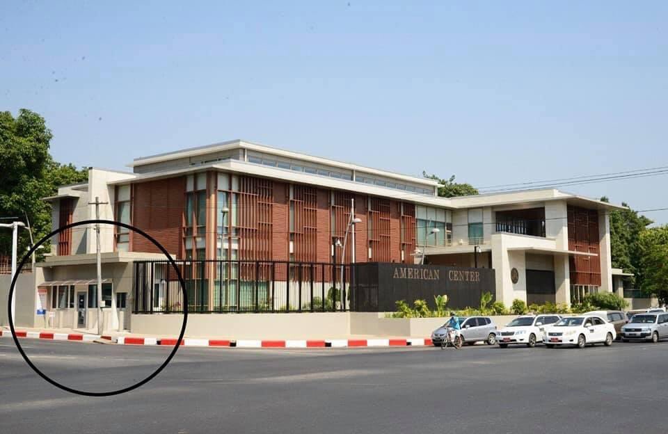 Felicia62248839's tweet photo. American Centre in Yangon was shot by military , luckily no one got injured beacuse of bullet proof glass door #WhatsHappeningInMyanmar #AntiFascistRevolution2021 https://t.co/sYBcPG43dI