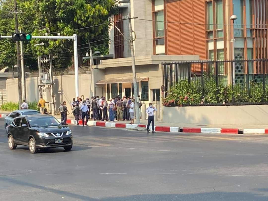 sfys_nn's tweet photo. IMAGE EVIDENCE that the Military terrorist force of Junta fired American Center on University Avenue Road in Yangon on Mar 27 around 2:26pm. @POTUS @USEmbassyBurma @RapporteurUn 
#WhatsHappeningInMyanmar https://t.co/pjWK8772Yw