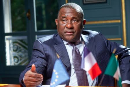 OvieNews's tweet photo. Billionaire and philanthropist, AbdulSamad Rabiu of BUA, has donated N1bn to UNIBEN in Edo. The businessman had built a 31km gas pipeline to provide 78MW electricity that is now powering a recently launched $600m BUA factory there. Rabiu supporting Edo, with jobs and grants. https://t.co/x6eFbTl5sZ
