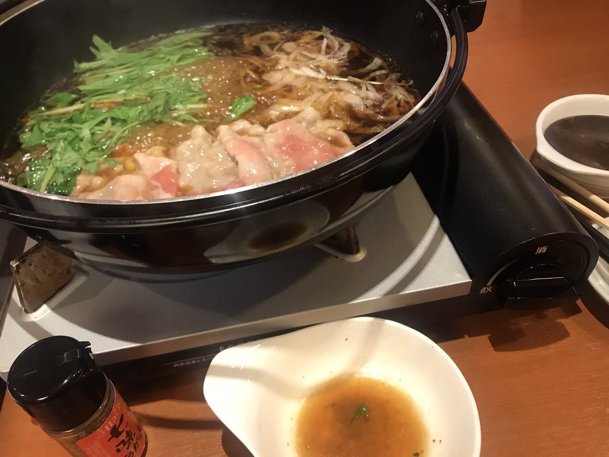 hoko_oo's tweet photo. 久しぶりのゲーム垢はメシテロ😳
書ききれないくらいたべすぎた♨️
急に食べたくなったすきやき🤘🏿 https://t.co/TSEVNaJ60H