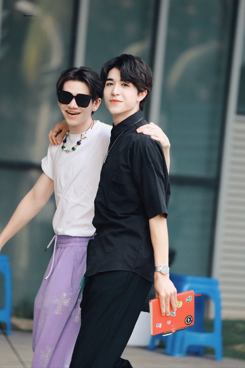 两个小可爱一起下班🥺

cr. MoveOn•尹浩宇

#แพทริค #Patrick #尹浩宇 
#Chuang2021    #创造营2021