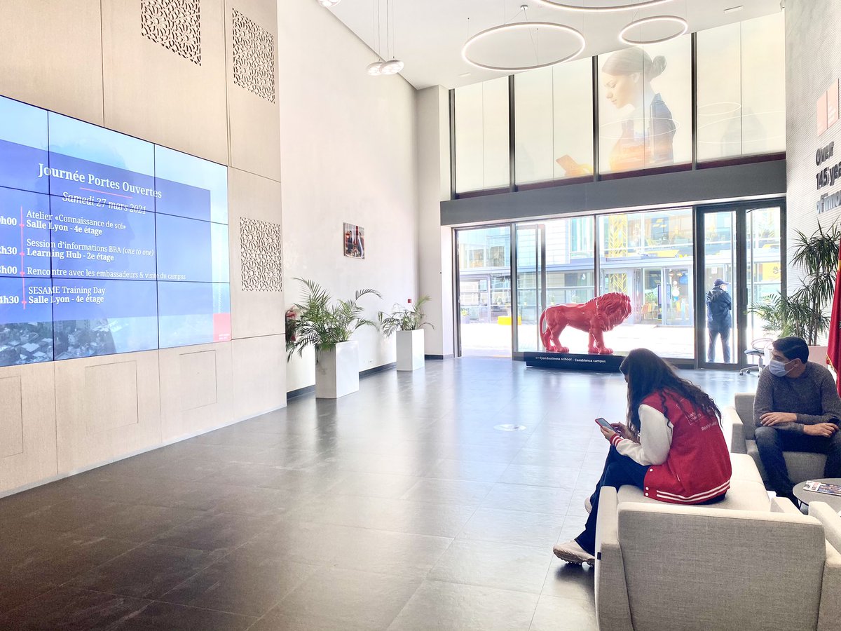 emlyon_casa's tweet photo. [#JPO Journée Portes Ouvertes]  
Au programme : 
👉🏻Atelier « Connaissance de Soi » Bien se connaître pour réussir, identifier ses talents, développer son potentiel. 
👉🏻Présentation de l’école et du programme Global BBA. 
👉🏻 Visite du campus et rencontre avec nos #embassadeurs. https://t.co/6H7cflKPXA