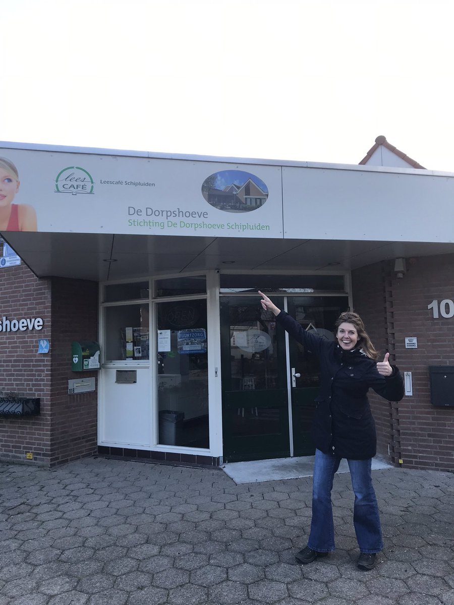 JozetvanderEs's tweet photo. Superblij met de mooie nieuwe stickers naast de beroemde ‘schele dame’ op de gevel van ons Leescafe Schipluiden! Dankjewel Peter van Eeden van Royal Print. Het is vakwerk! https://t.co/bdP5G1DpFB