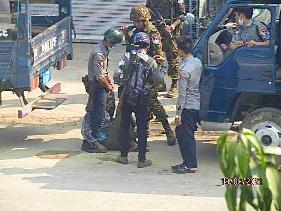 WntWnt1's tweet photo. North Okkalapa,Yangon: Images of terrorists strangling a civilian’s neck with a rope. In the last photo,it can be seen that the neck was already broken and the victim was no longer alive. One of the cruel actions of Inhuman animal terrorists.
#WhatsHappeningInMyanmar 
#Mar19Coup https://t.co/b3UhpmvcSf