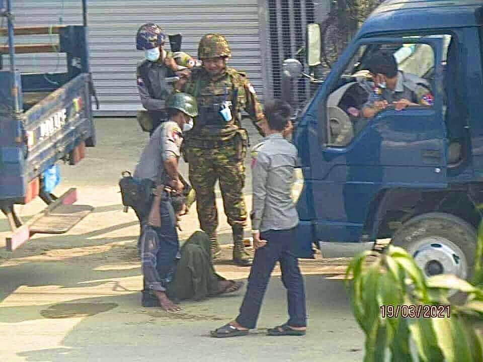 WntWnt1's tweet photo. North Okkalapa,Yangon: Images of terrorists strangling a civilian’s neck with a rope. In the last photo,it can be seen that the neck was already broken and the victim was no longer alive. One of the cruel actions of Inhuman animal terrorists.
#WhatsHappeningInMyanmar 
#Mar19Coup https://t.co/b3UhpmvcSf