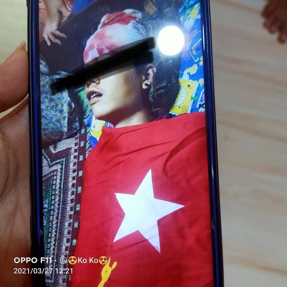 A 21 years old CDM police officer Ko ChitLinThu was headshot to dead today in Yangon.
ANTIFASCIST REVOLUTION
#AntiFascistRevolution2021
#Mar27Coup
#WhatsHappeningInMyanmar