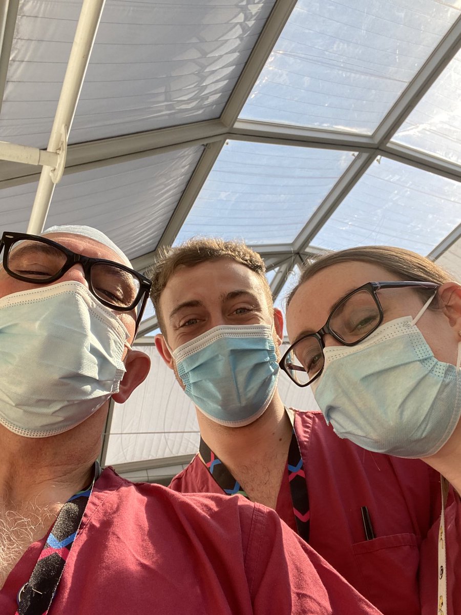 Weekend on call ⁦<a href="/ChelwestFT/">Chelsea and Westminster Hospital</a>⁩ Plastic Surgery and burns with a wonderful team...Hello sunshine moment again thanks to these fabulous bunch