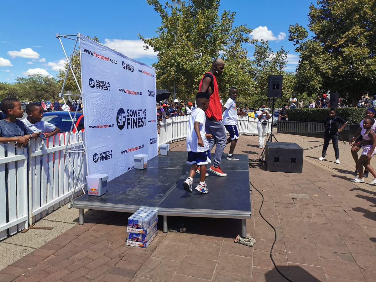 WE DO IT FOR THE HOOD!!! 

SOWETO!!! SOWETO!! SOWETO