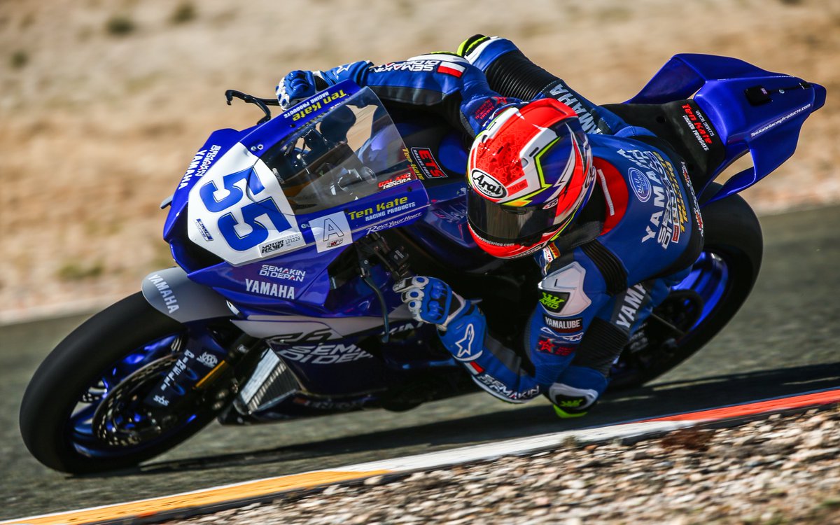 🙌 <a href="/GalangHendra551/">GalangHendra55official</a> is back in Europe! 

@TenKateSBK squad was testing at Almeria Circuit with both riders <a href="/DomiAegerter77/">Dominique Aegerter</a> and Galang Hendra before heading to the #CatalanTest on Monday!  Non-stop✊

Who's excited to see these 2 fighting for the #WorldSSP crown? 

#WorldSBK