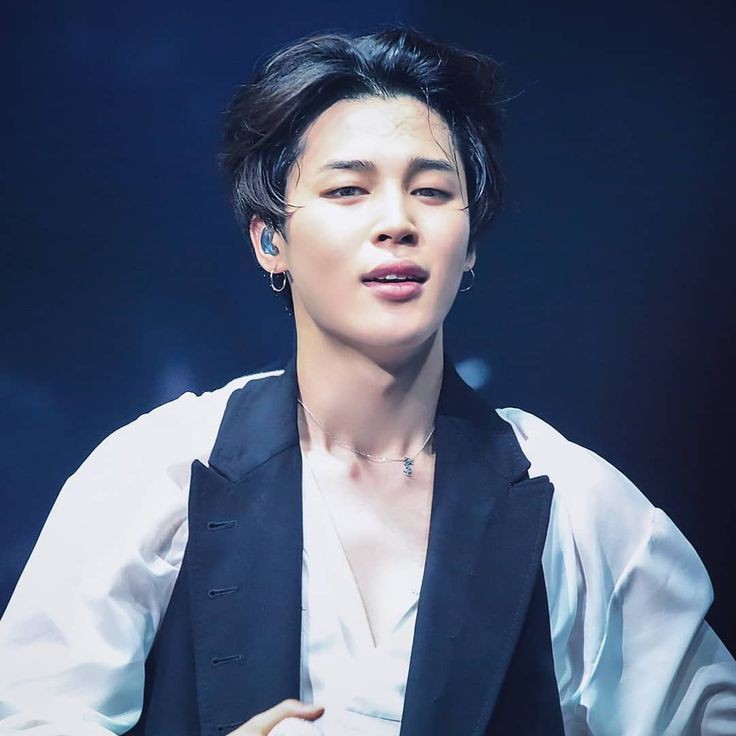 pjmngallery's tweet photo. admit it, you have a crush on this jimin https://t.co/NniRYnq0Qb