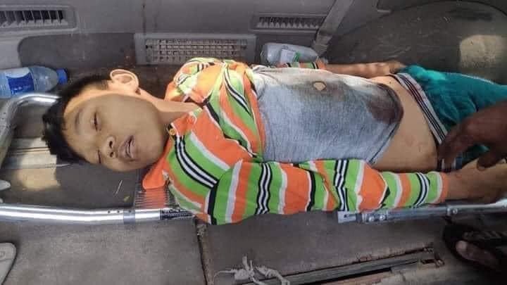 ZuneJu's tweet photo. Please, don't shoot the children.
Please, they are just children.
@UN_HRC @UNICEF @freya_cole @USEmbassyBurma @ukinmyanmar 
#Save_the_children 
#WhatsHappeningInMyanmar #Mar27Coup #MilkteaAliance https://t.co/HIrkalBuYJ