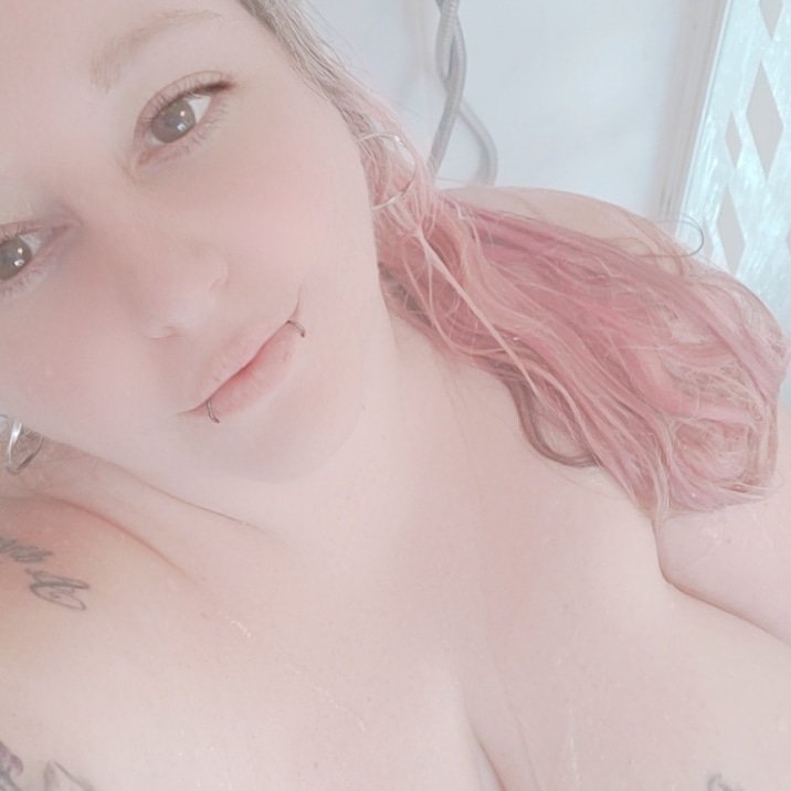 Daddies89155746's tweet photo. Free chat is open again for the weekend 😈 
https://t.co/HJLB8NlmgK https://t.co/6DRTQJXux9