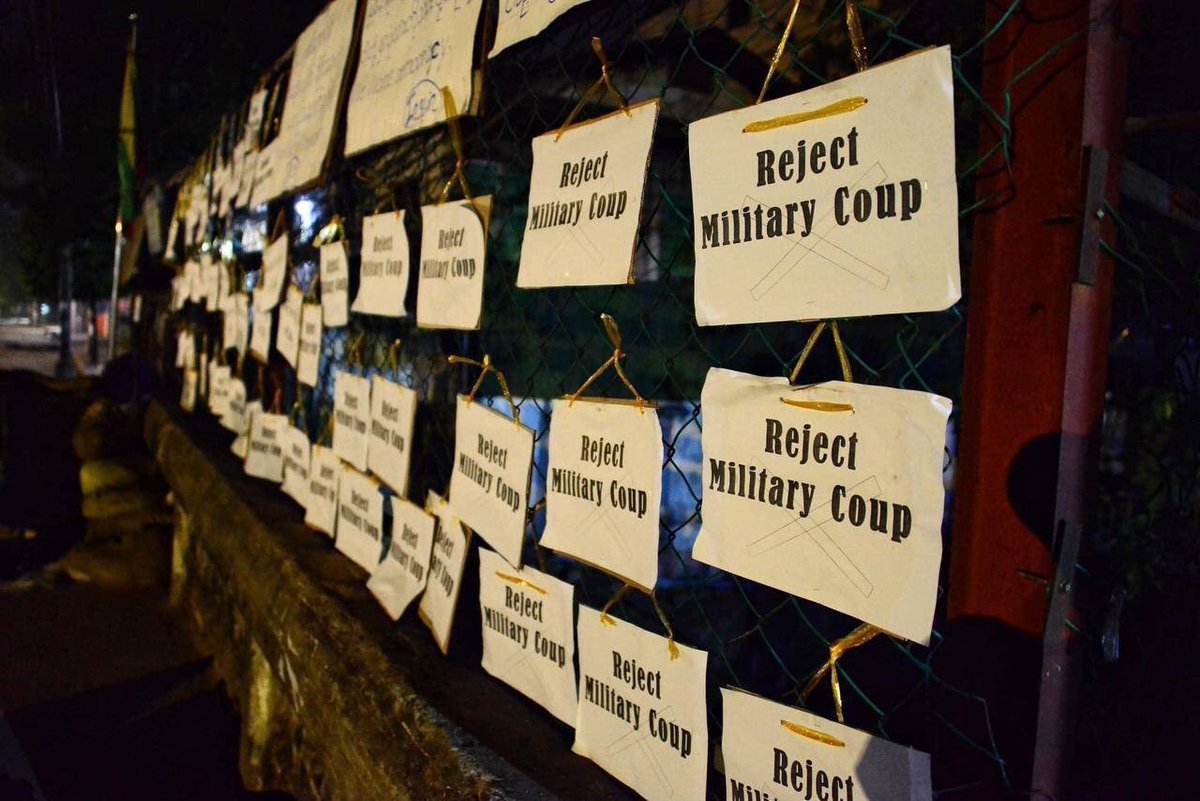 Neew_Wie's tweet photo. Early strike by Insein 
Residents against the military regime was cracked down around 2:30 on Saturday morning. People set roadblocks to prevent from regime’s troops.
ANTIFASCIST REVOLUTION
#AntiFascistRevolution2021
#Mar27Coup
#WhatsHappeningInMyanmar https://t.co/A0UGSWvcaN